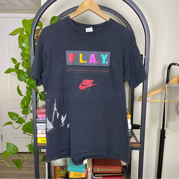 Vintage 90s Nike PLAY T-Shirt Medium Retro Spike Lee Jordan Jumpman Agassi L